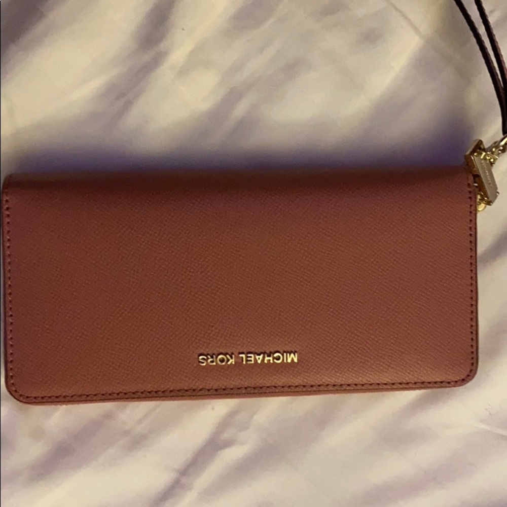 Michael kors light pink wallet
